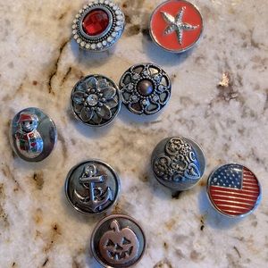 9 Ginger Snap charms holidays/seasonal